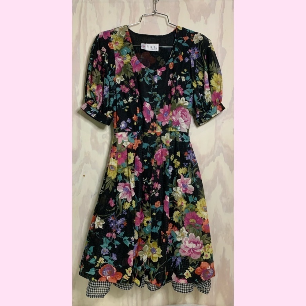 Vintage Romantic Maximalist Floral Puff Sleeve Dress​